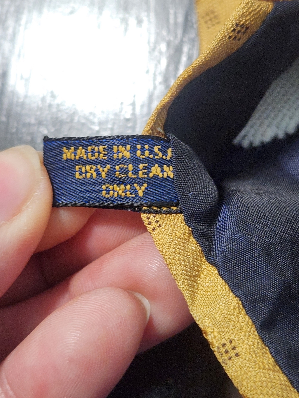 Vintage Coach Mens 100% Silk Paisley Tie Gold Designer Necktie Made in USA - Picture 8 of 10